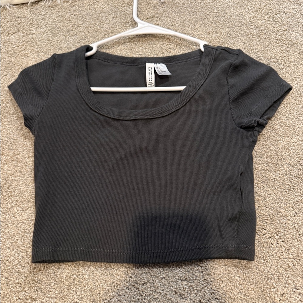 grey crop top